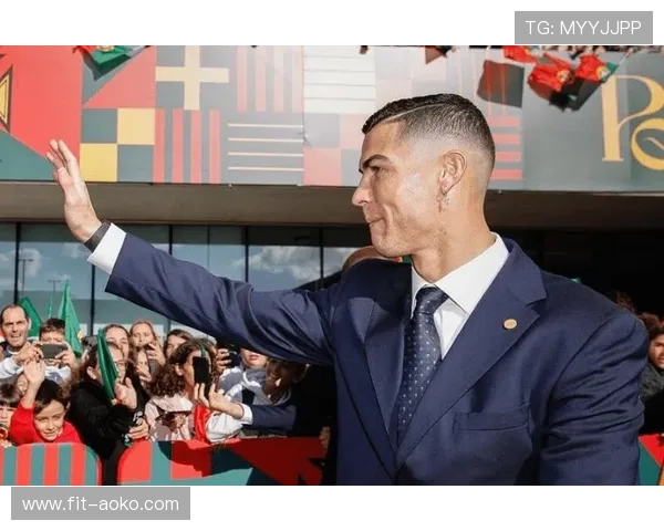 足球球星佩戴耳钉的价格揭秘了解奢华配饰背后的价值与品牌